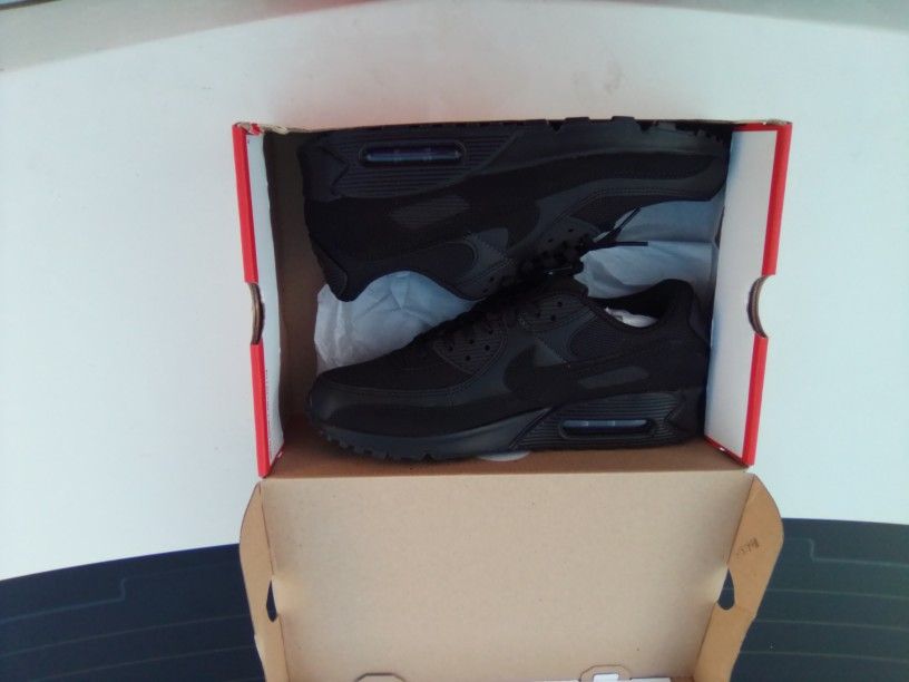 ****Nike Air Max 90s Black On Black 10.5 Men's****