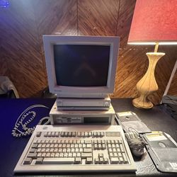 Amstrad Pc1512dd COMPUTER, MONITOR, MOUSE, SOFTWARE,  works perfectly fine