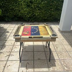 Dominos table