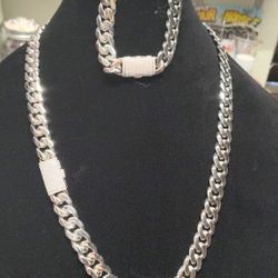 New 24 Inch Chain W/ Bracelet 