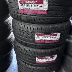 SET OF FOUR NEW TIRES 235/50/18 LANDSPIDER INCLUDING MOUNT AND BALANCED , ASK ME FOR SIZES AND BRAND 