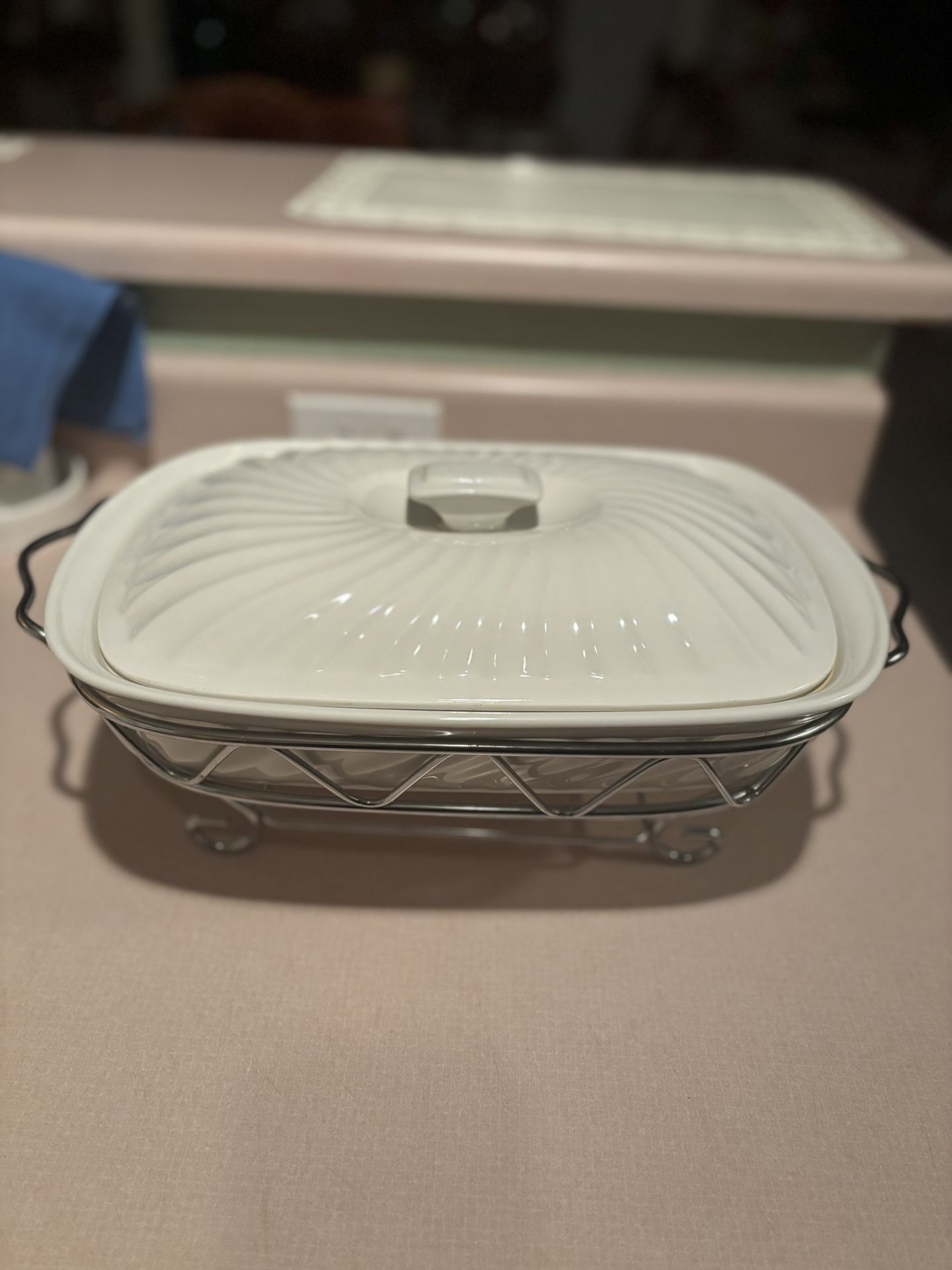 Casserole Dish With Lid And Stand/Caddy;Dish Is 14 Inches x 19 Inches