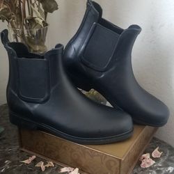 Women's GAP Black Rain Booties Size 6