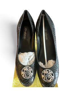 NWT Brighton Blaze Black Snake Embossed Medallion Pump Black Heels US 8.5 M $235