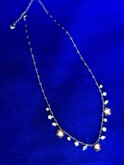 Classic fashion necklace 🌿🦋🌿 Floral necklace with crystals & delicate florals 🦋