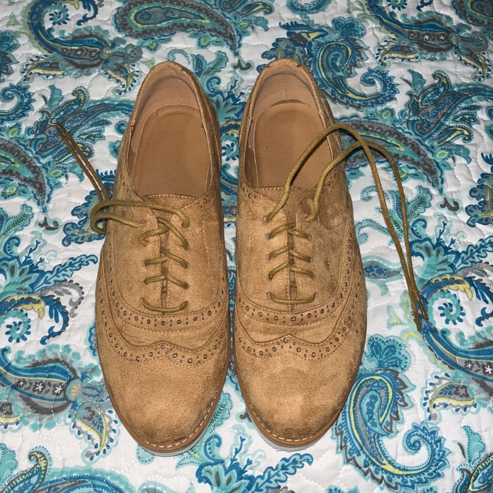 Ladies Suede oxfords 8.5