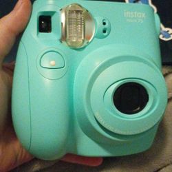 Polaroid camera (Box Of Film Included) 