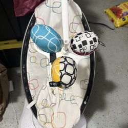 Mamaroo Baby Swing