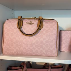 Large Coach Powder Pink Rowan 