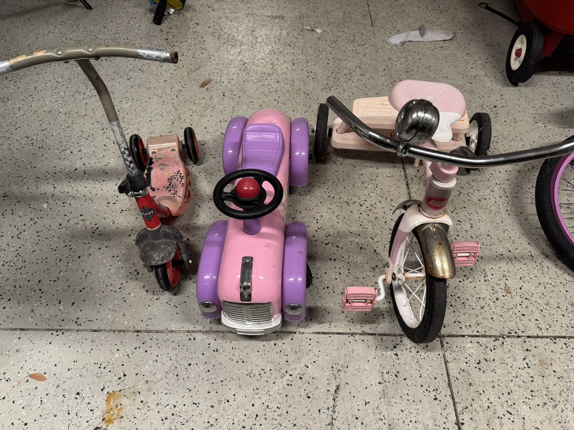 Kids Tricycles and Ride-On Car