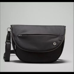 New Lululemon Black 5L Festival Bag