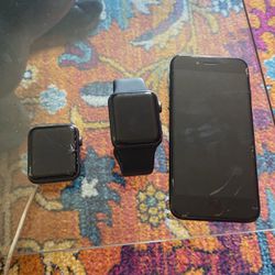iPhone 7 128Gb And 2 Apple Watches 