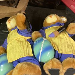 2 Decorations Bunnies