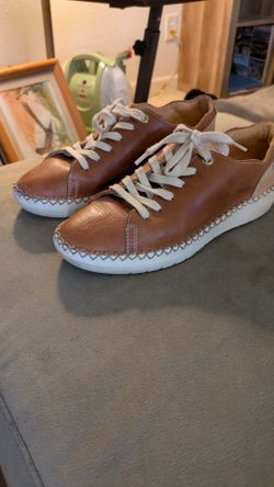 Pikolinos Women’s Leather Sneakers – Brown & White