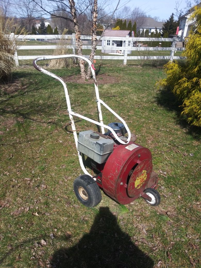 Giant vac leaf blower 8 horsepower