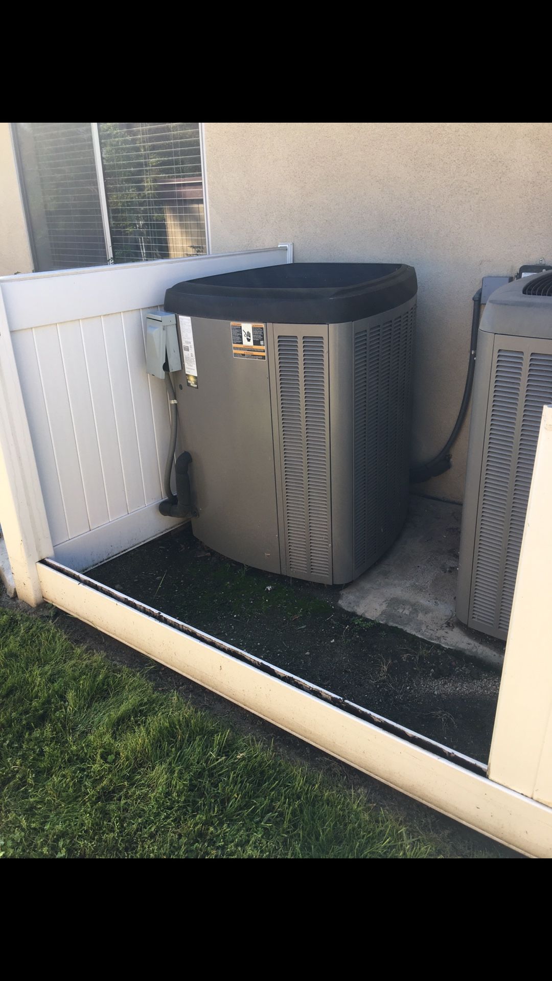 2.5 Ton Lennox 410a Ac Unit 2013