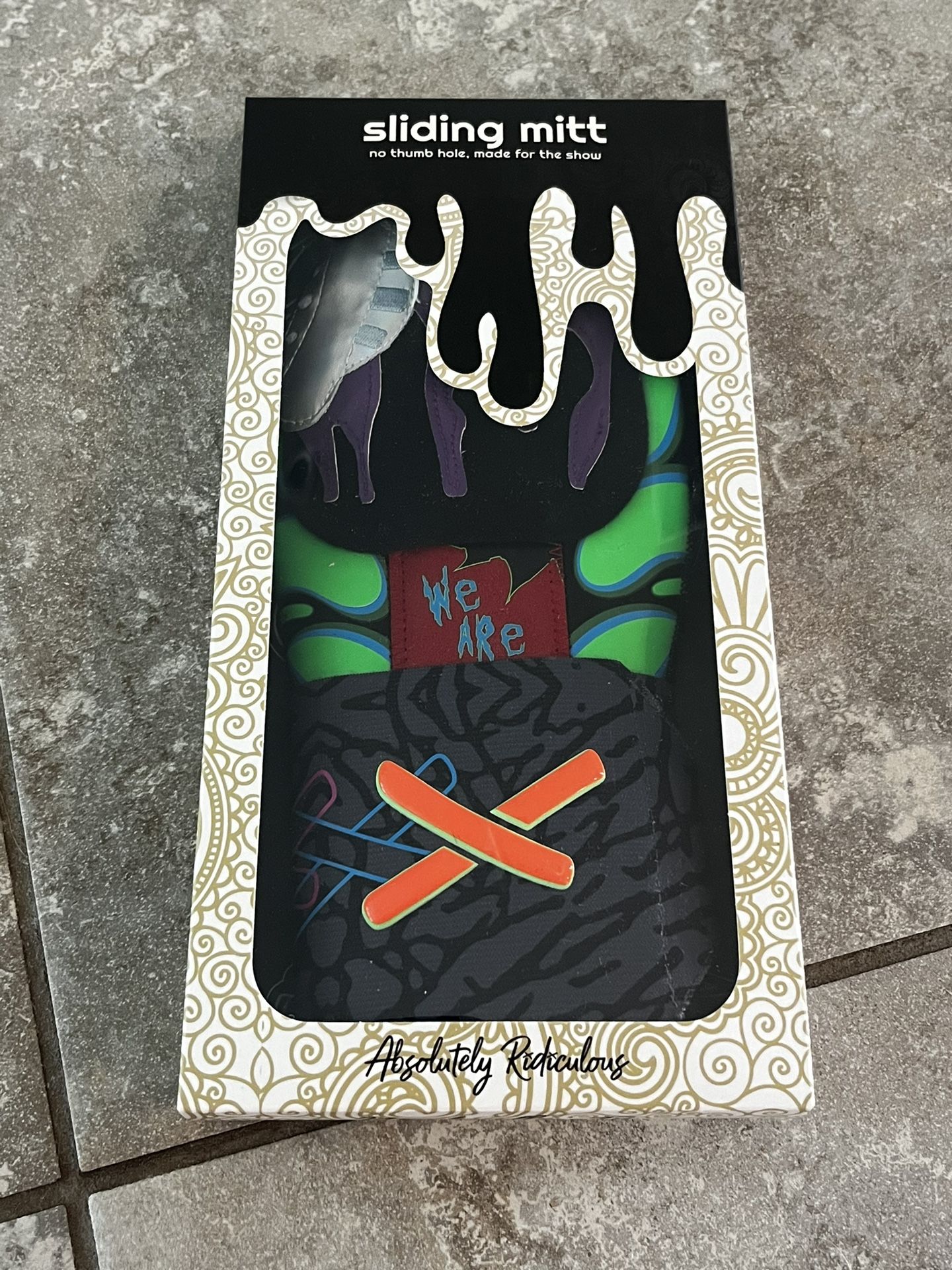 Sliding mitt