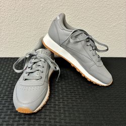 Reebok WMNS size 5.5
