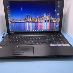..TOSHIBA SATÉLITE . .C55D-A….250 GB GB…..8.0 RAM . READY FOR CLASSES ON LINE OR WORK FROM HOME