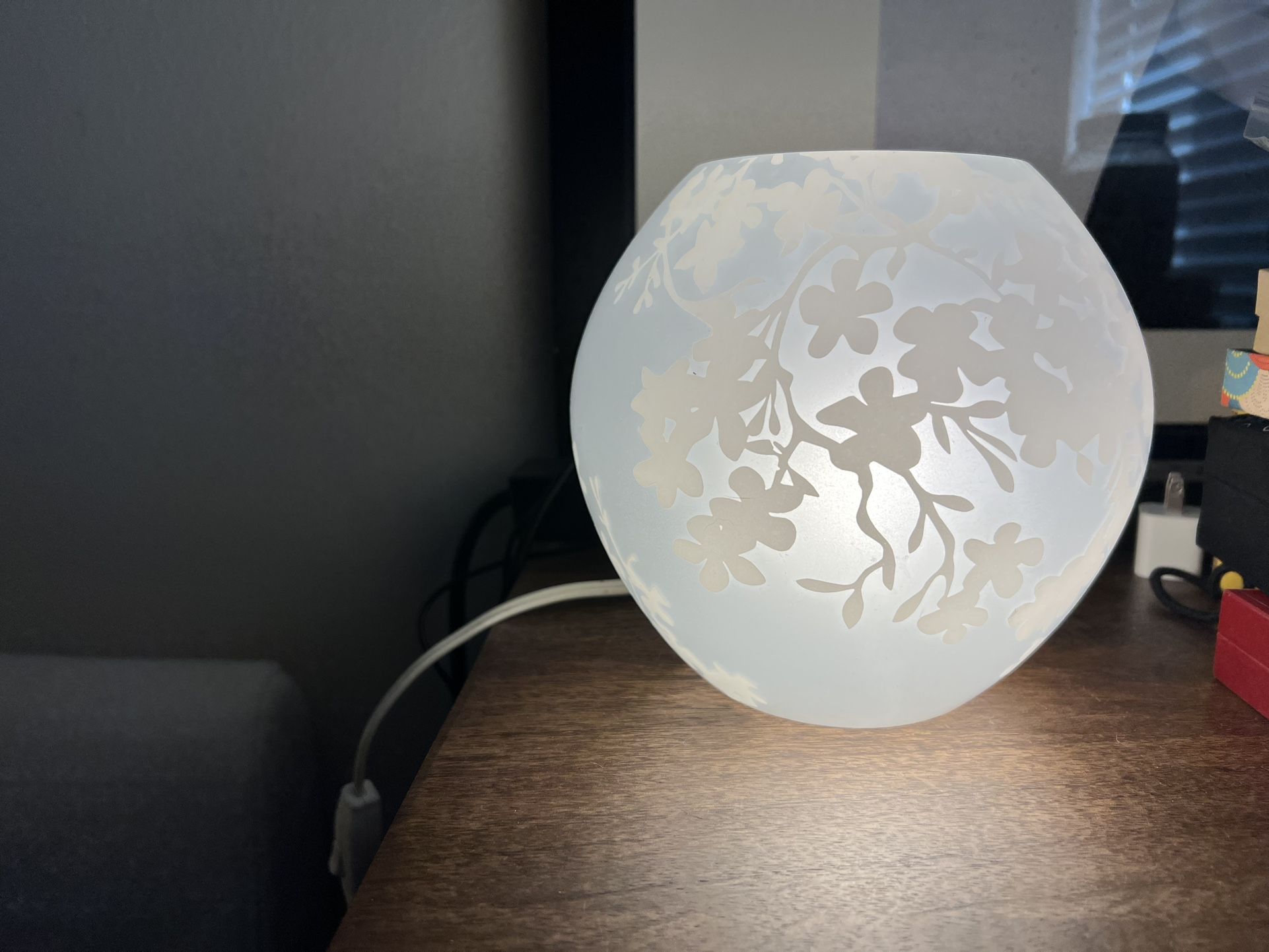 Etched Flower Lamp