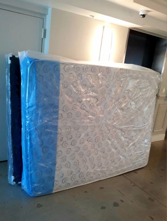 NEW QUEEN PILLOW TOP MATTRESS. Bed frame is not available. Take it home same day 👍