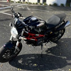 Ducati Monster 796 Original (owner)