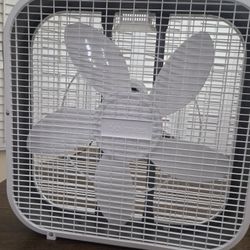 3-speed 20-in Fan Brand new!!