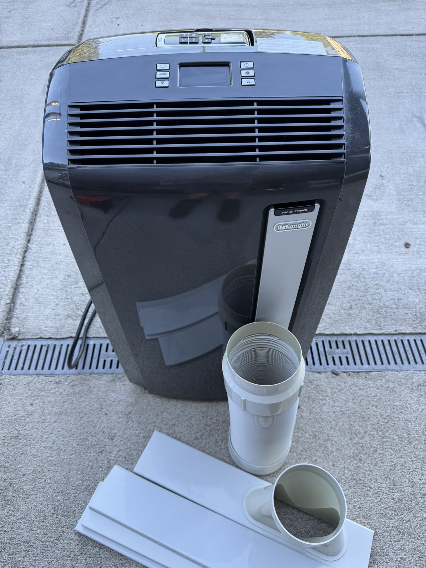 Delonghi AC Unit 12,500BTU