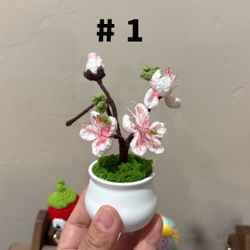 🧶Handmade Cute Mini crocheted potted flowers