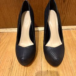 Black Pumps 
