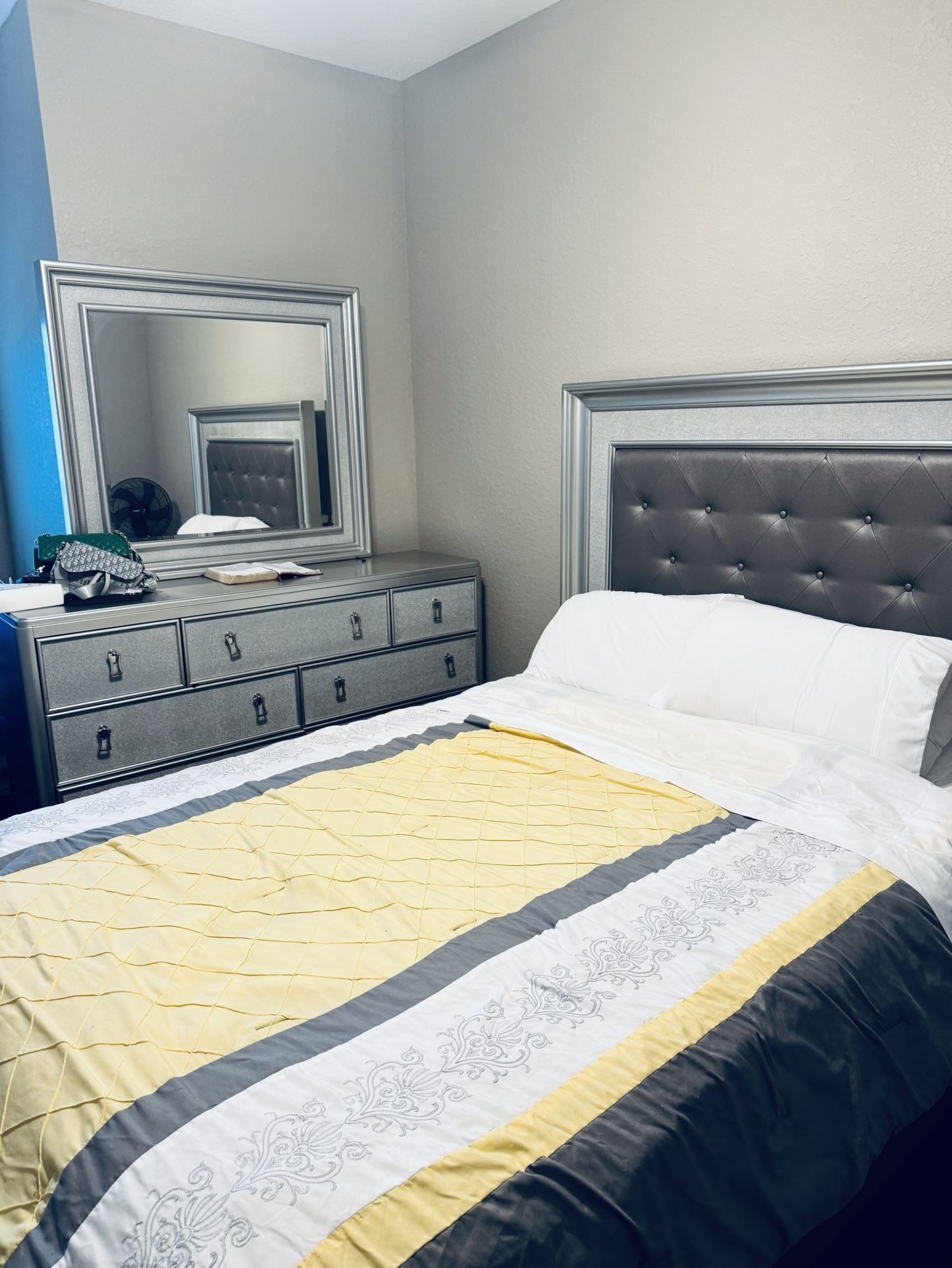 QUEEN SIZS bedroom Set