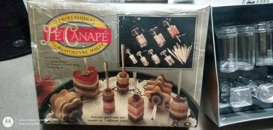 1991 Le Canape Hors-D'oeuvre Maker 7 Canape makers 25 picks recipe book 