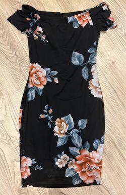 Juniors Floral Dress Size Small