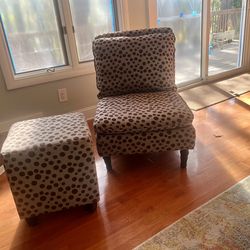 Chair With Ottoman