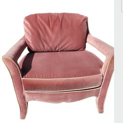 Beautiful pink vintage velvet accent chair 
