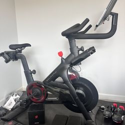 Peloton Bike Gen3 With Accessories & Shoes