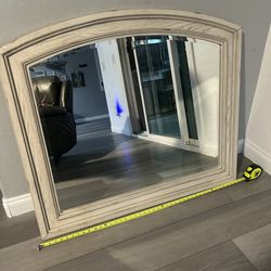 Dresser mirror
