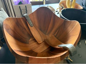 Large Salad bowl with spoons