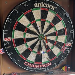 Dart board 