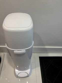 Diaper Genie with 2  Refill Packs