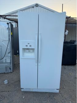 WHIRLPOOL REFRIGERATOR