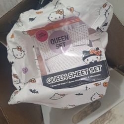 Hello Kitty Queen Set New With Pillow Cases