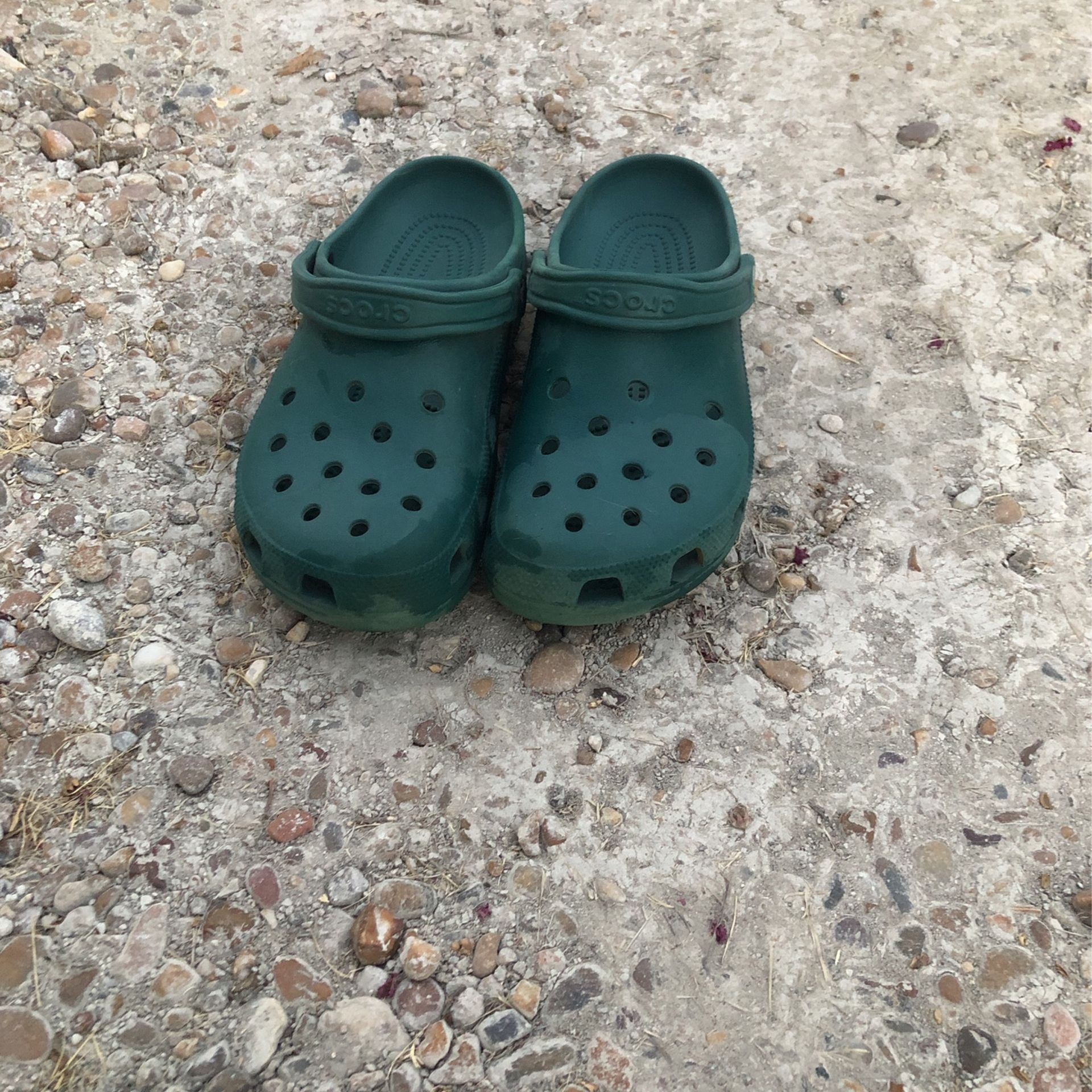 DARK GREEN CROCS MENS 11 for Sale in Mckinney TX OfferUp
