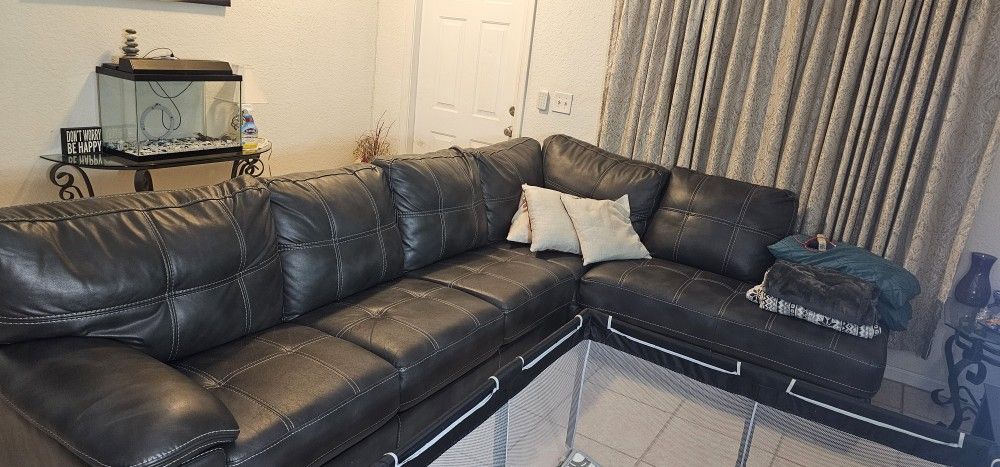 Sectional Couch Grey -Must Go