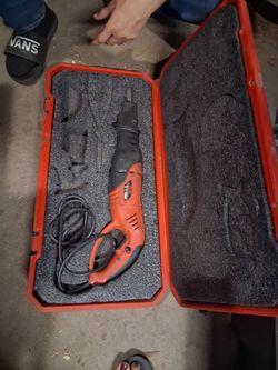 Windshield cutout tool