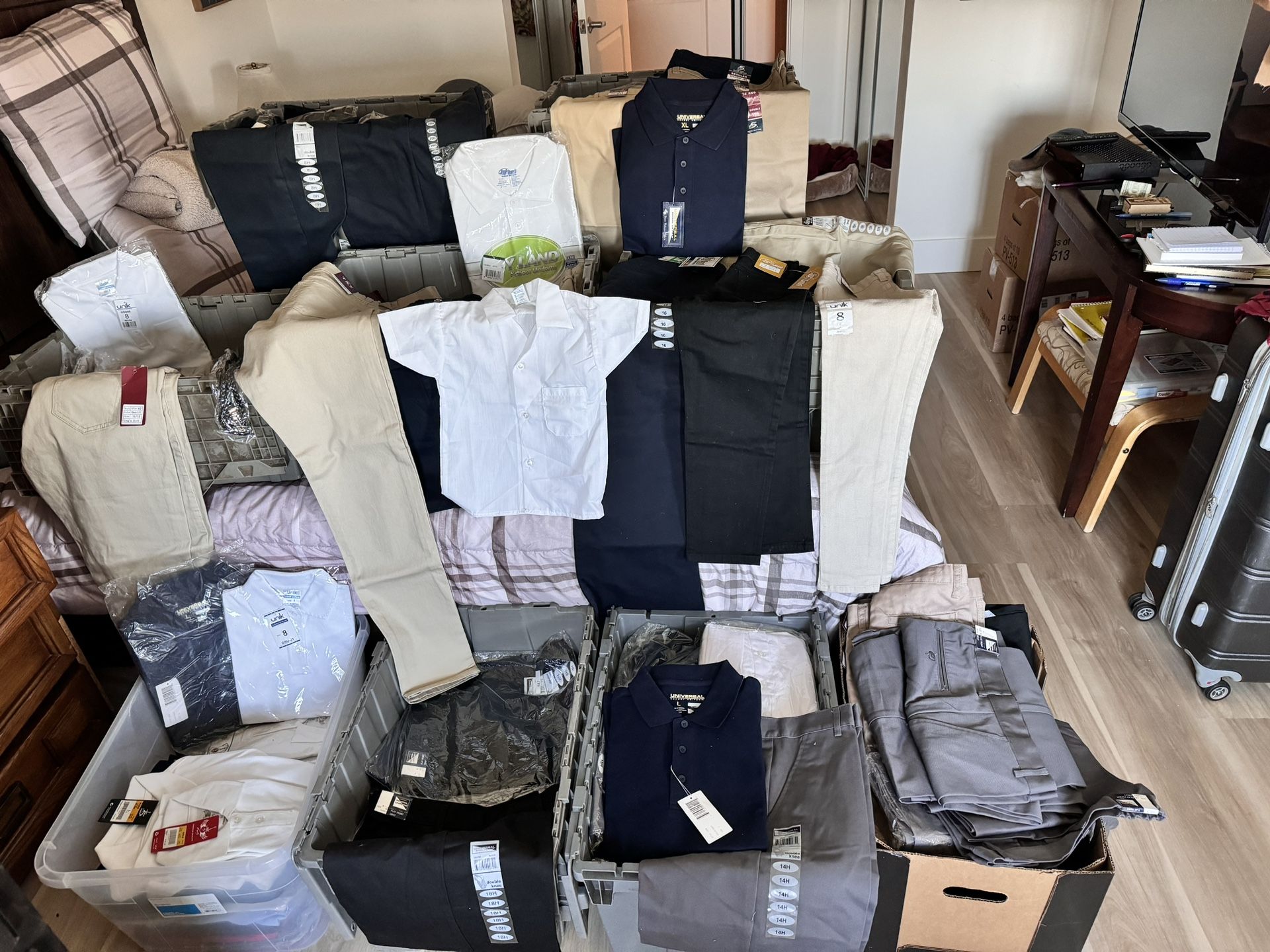 School Uniforms - Uniformes escolares