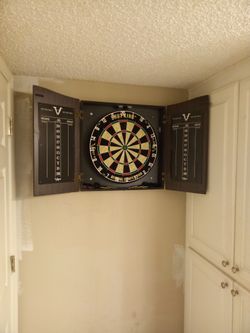 Viper Vault Dartboard Cabinet  With Shot King Sisal Dartboard