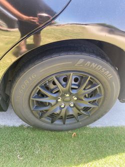 2007 Toyota canary, 181000 millas título limpio en 5000 o mejor Ofer.