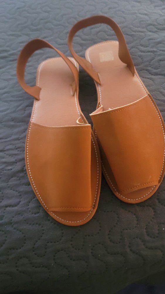 Flat Sandals 
