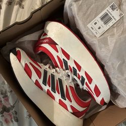 Size 8 adidas Adizero Aruku
